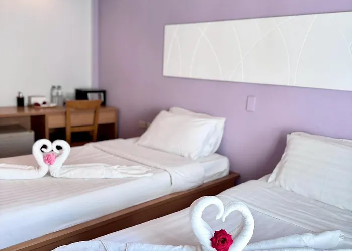 Nantra De Comfort Hotel 3*