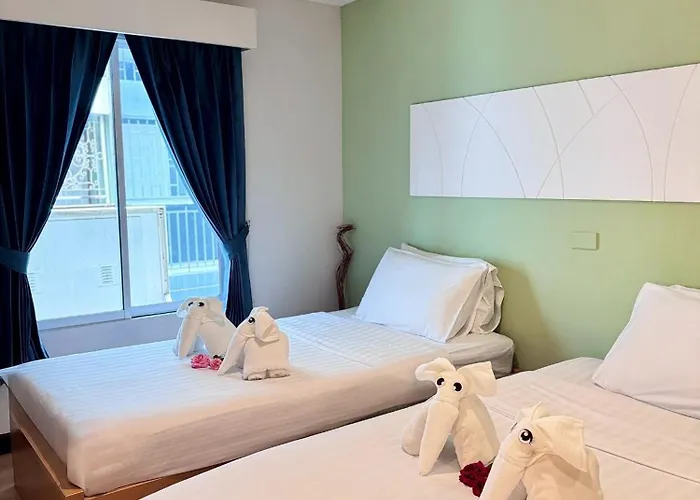 Nantra De Comfort Hotel 3*