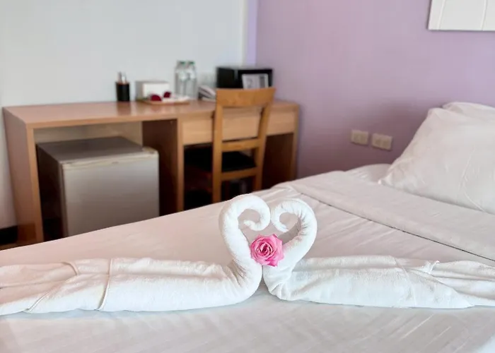 Nantra De Comfort Hotel 3*