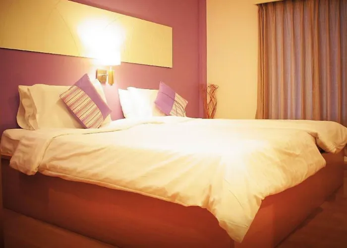 Hotel Nantra De Comfort