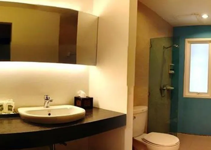 Nantra De Comfort Hotel 3*