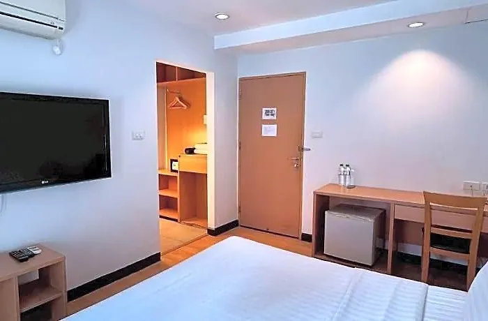 Nantra De Comfort Bangkok