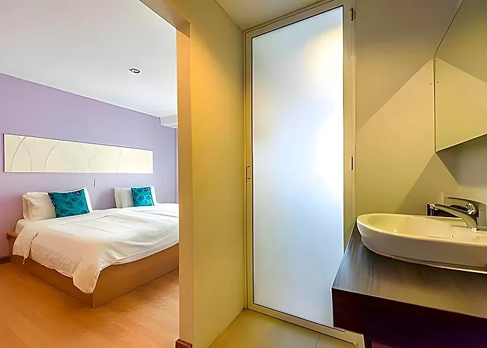 Nantra De Comfort Bangkok