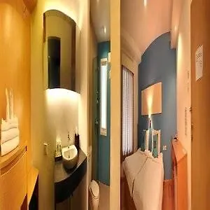 Nantra De Comfort Hotel 3*